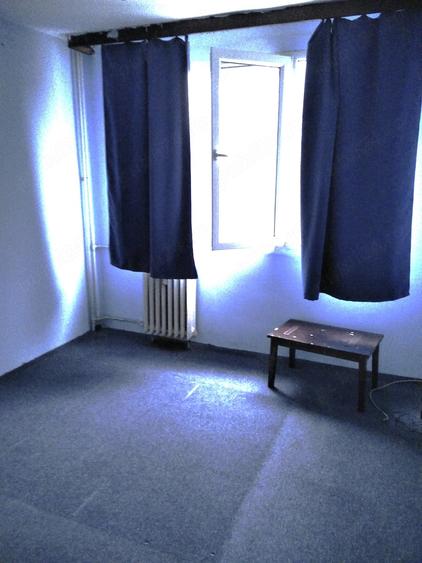 Apartament cu 3 camere decomandat în Rahova