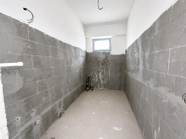 Apartament cu 3 camere decomandat în Calea Romanului