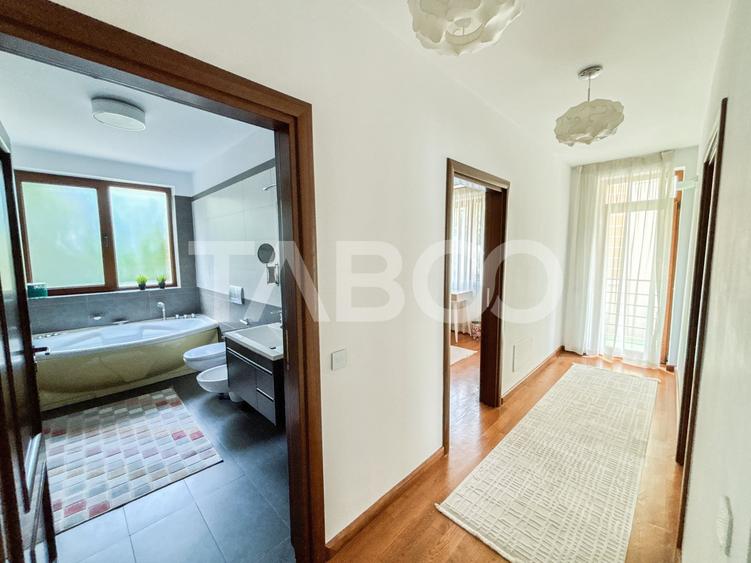 Apartament cu 3 camere semidecomandat, mobilat în Europa
