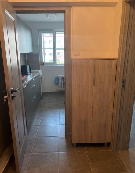 Apartament cu 2 camere semidecomandat, mobilat în Olteniței