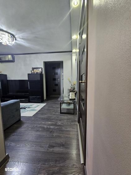 Apartament cu 4 camere decomandat în Vitan