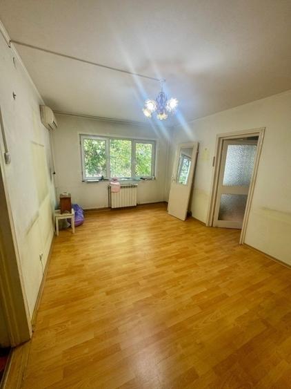 Apartament cu 2 camere semidecomandat în Podu Roș