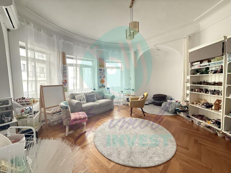 Apartament cu 5 camere semidecomandat în Armeneasca