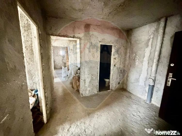 Apartament cu 4 camere decomandat în Brăilei