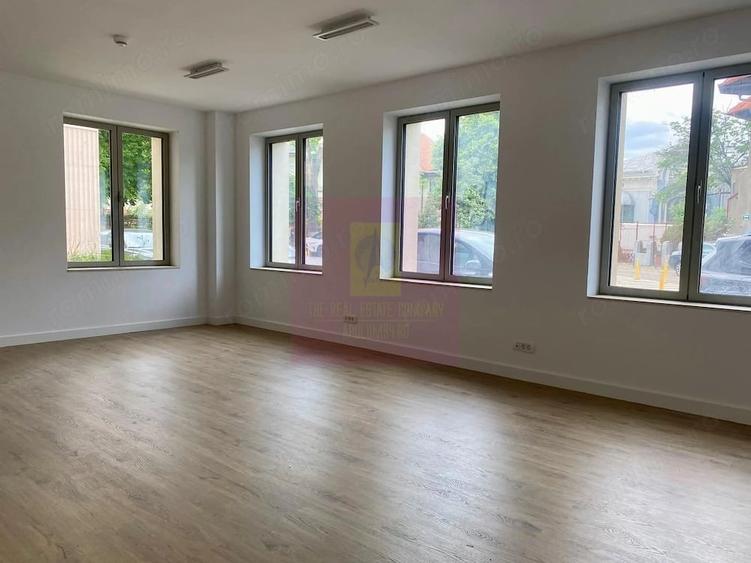 Apartament cu 3 camere decomandat în Armeneasca