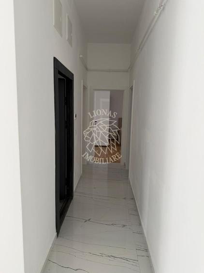 Apartament cu 4 camere decomandat, mobilat în Central