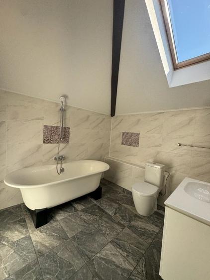 Casă individuală cu 5 camere cu Teren 640 Mp în Odăile