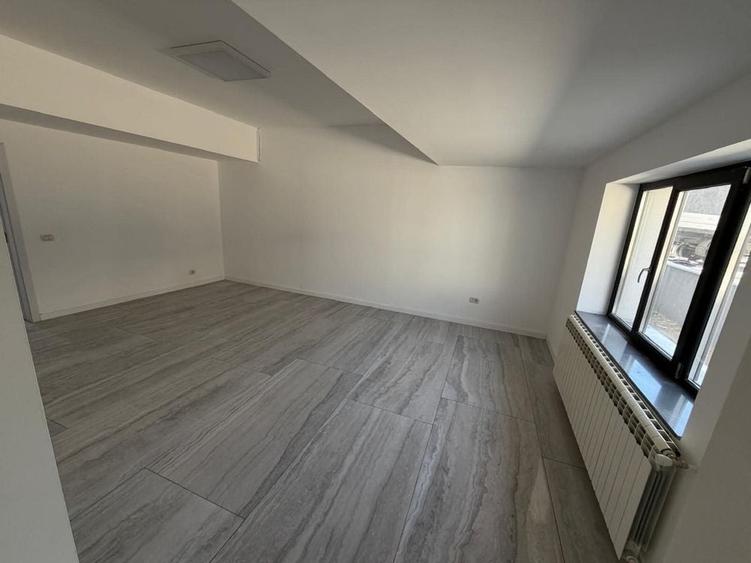 Apartament cu 2 camere decomandat în Mihoveni