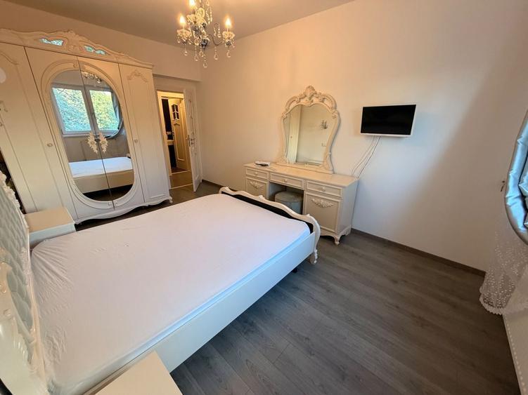 Apartament cu 3 camere decomandat în Muncii