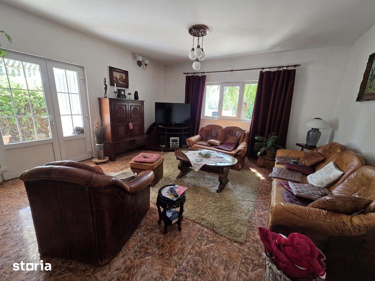 Casă cu 5 camere cu Teren 932 Mp în Giroc