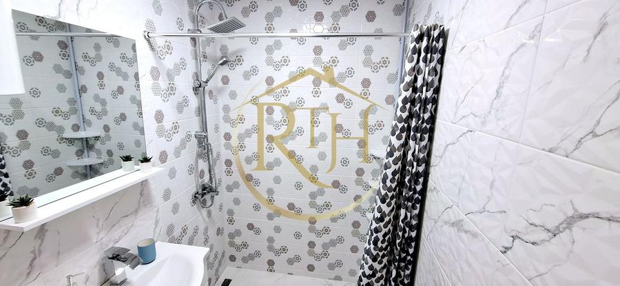 Apartament cu 2 camere semidecomandat, mobilat în Central