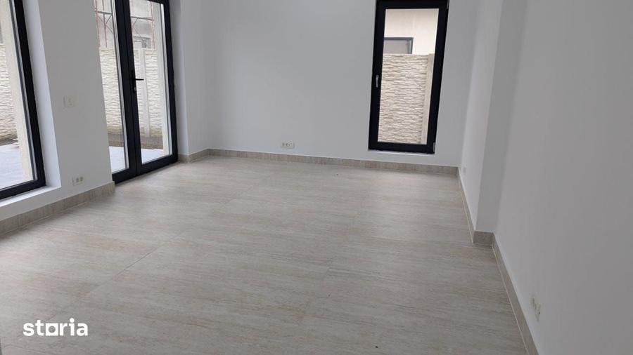 Casă cu 4 camere cu Teren 318 Mp în Central