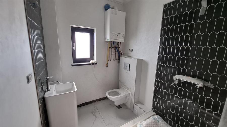 Casă individuală cu 5 camere cu Canalizare în Breazu
