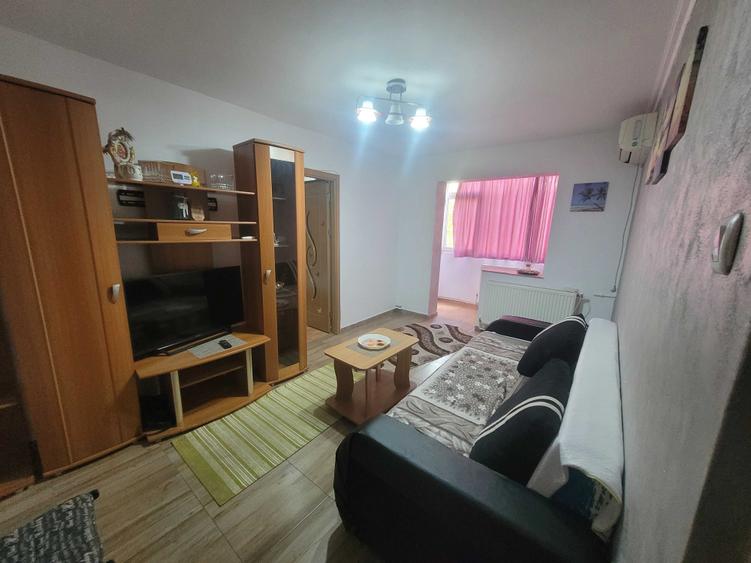 Apartament cu 2 camere semidecomandat în Palazu Mare
