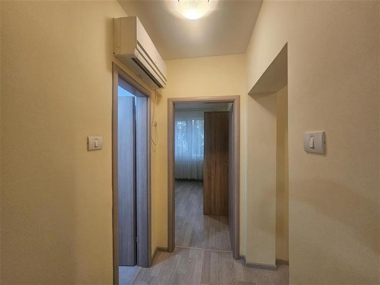 Apartament cu 4 camere semidecomandat în Gorjului