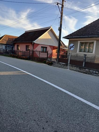 Casă cu 3 camere în Bologa