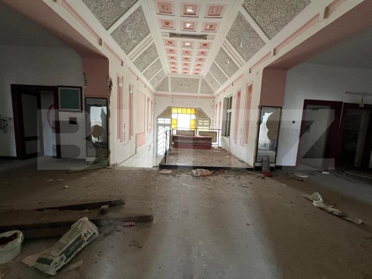 Spațiu comercial, de 900 mp, în Aiud