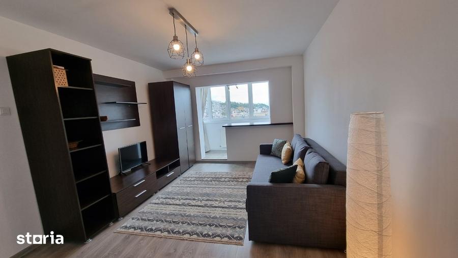 Apartament cu 3 camere decomandat, mobilat în Valea Cetății