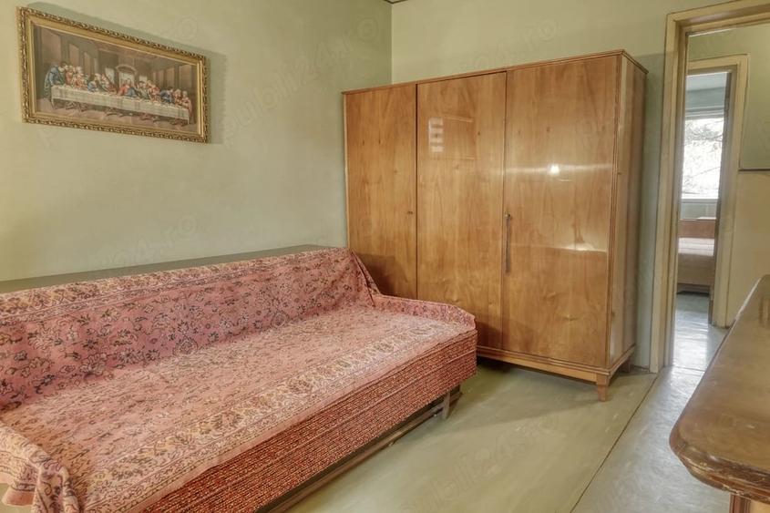 Apartament cu 3 camere semidecomandat în Gorjului