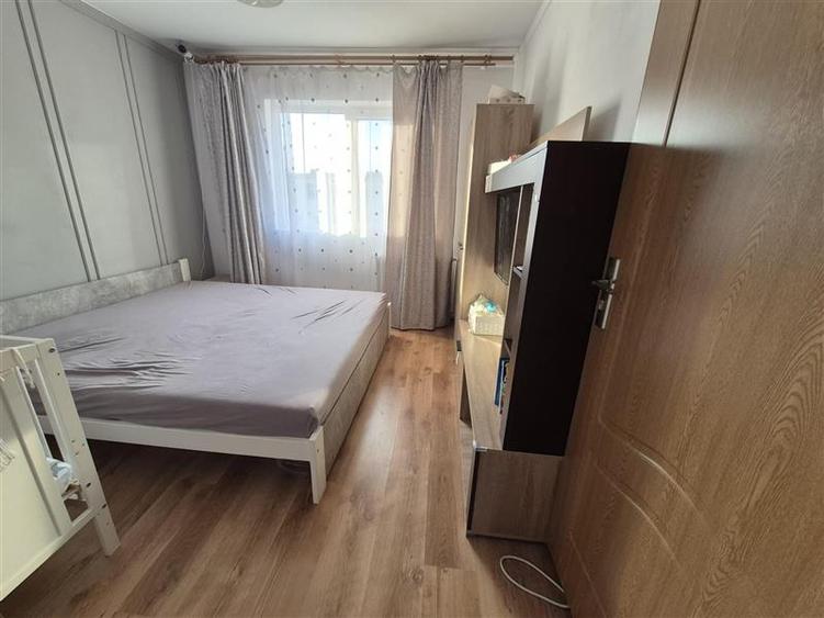 Apartament 3 camere de vanzare Alexandru cel Bun - 2