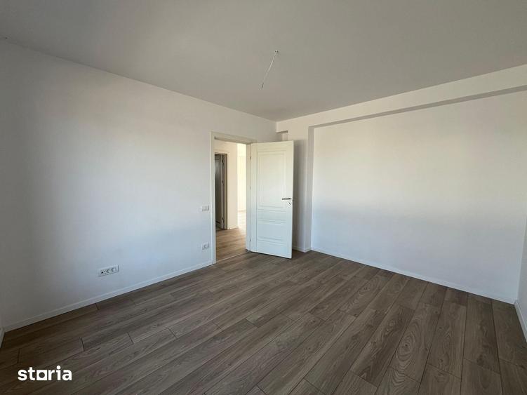 Casă cu 5 camere cu Teren 704 Mp în Balotești