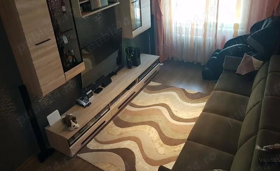Apartament cu 3 camere decomandat în Drumul Taberei