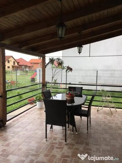 Casă cu 4 camere cu Teren 1000 Mp în Mărtinești