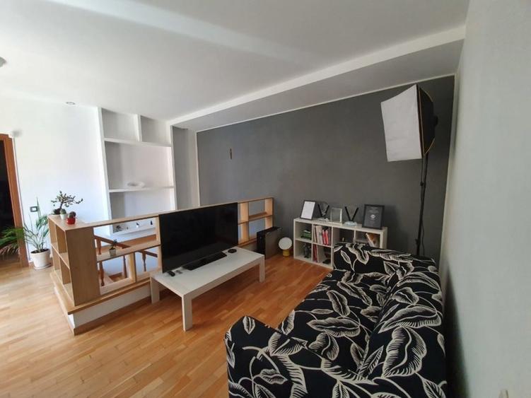 Casă cu 5 camere cu Teren 150 Mp în Tineretului