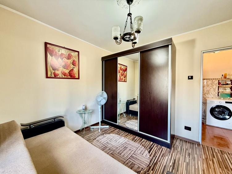 Apartament cu 3 camere decomandat, mobilat în Tineretului