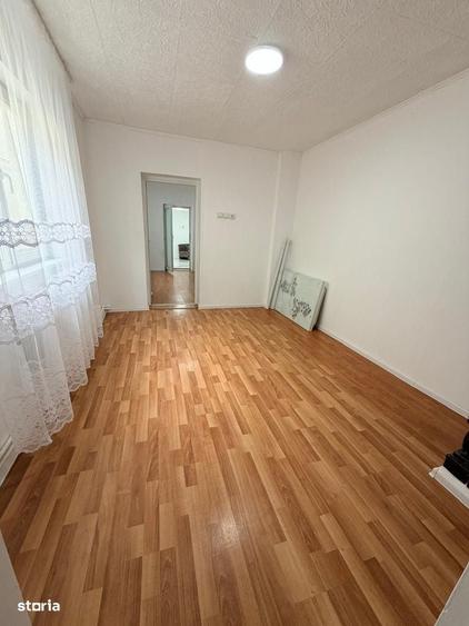 Casă cu 4 camere în Uiești