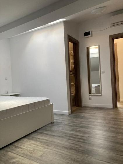 Apartament cu 4 camere semidecomandat în Unirii