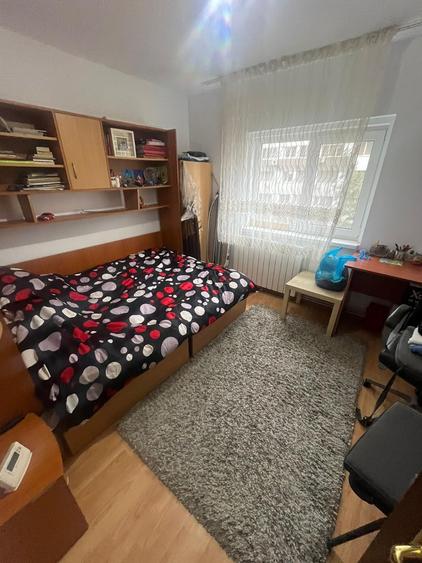 Apartament cu 2 camere decomandat în Drumul Taberei