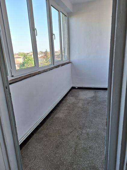 Apartament cu 3 camere semidecomandat, mobilat în Take Ionescu