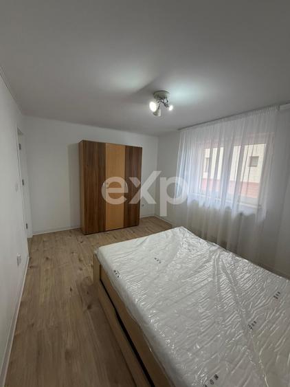 Casă individuală cu 3 camere cu Canalizare în Craiovei