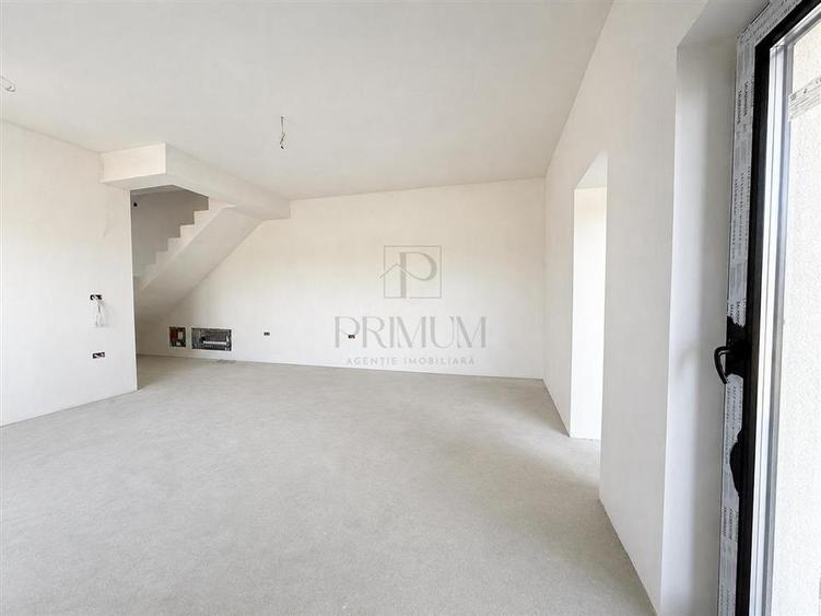 Duplex cu 4 camere cu Canalizare în Dumbrăvița