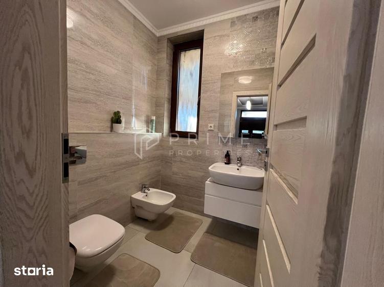 Casă cu 6 camere cu Teren 730 Mp în Remetea