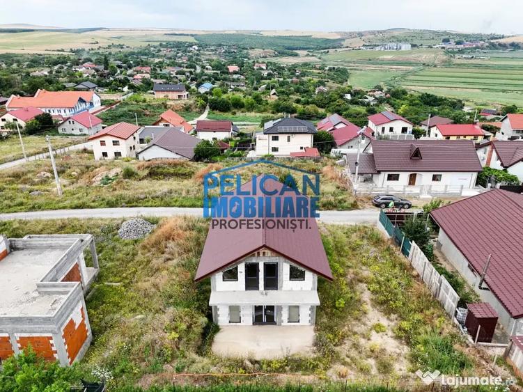 Casă cu 4 camere cu Teren 500 Mp în Malcoci