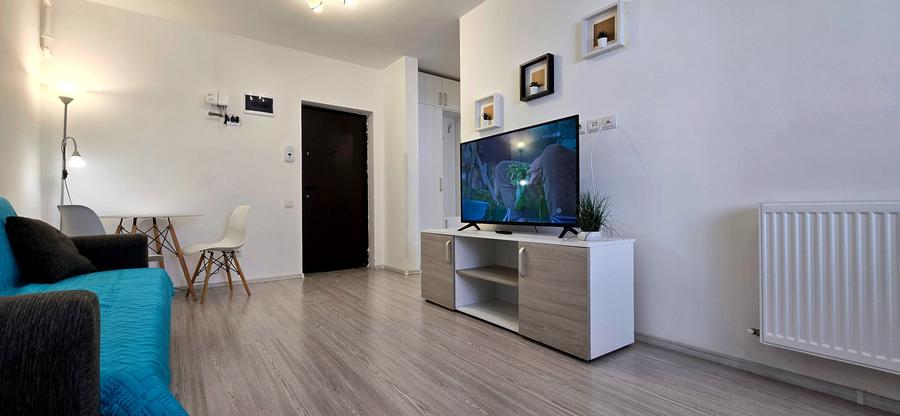 Apartament cu 2 camere semidecomandat în Apărătorii Patriei