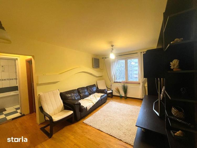 Apartament cu 3 camere, mobilat în Tei