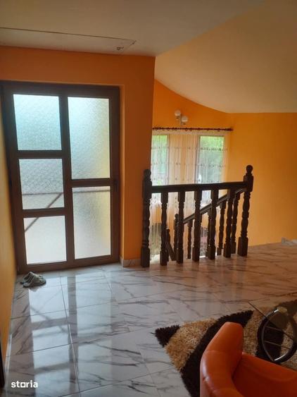 Casă cu 4 camere cu Teren 400 Mp în Cârcea