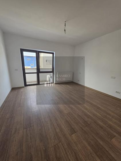 Casă cu 6 camere cu Teren 400 Mp în Clinceni