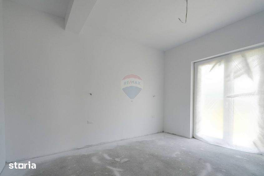 Casă cu 4 camere cu Teren 400 Mp în Oncea