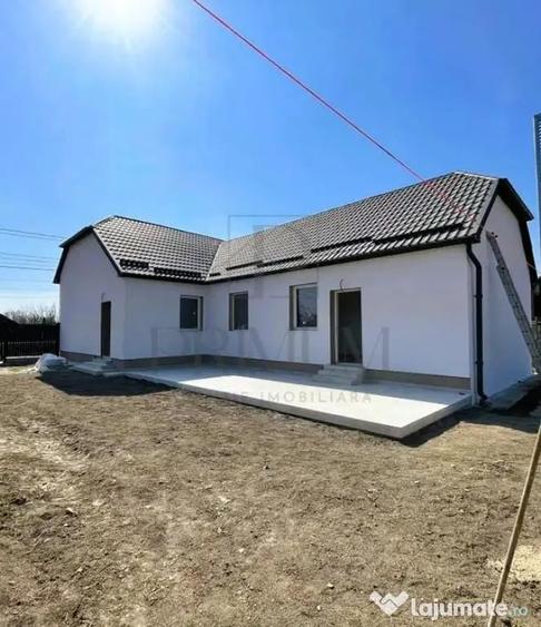 Casă cu 4 camere cu Teren 500 Mp în Utvin