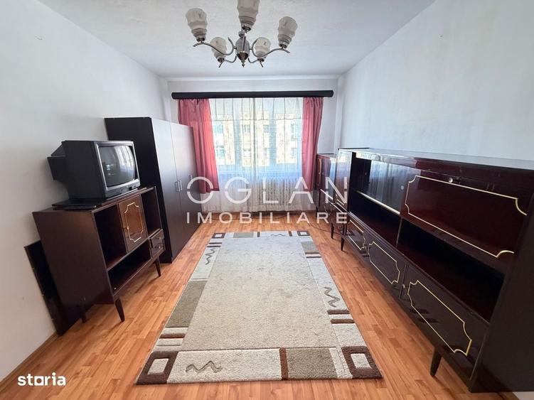 Apartament cu 3 camere decomandat în Vasile Aaron
