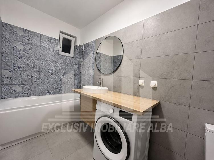 Apartament cu 3 camere decomandat, mobilat în Lipoveni