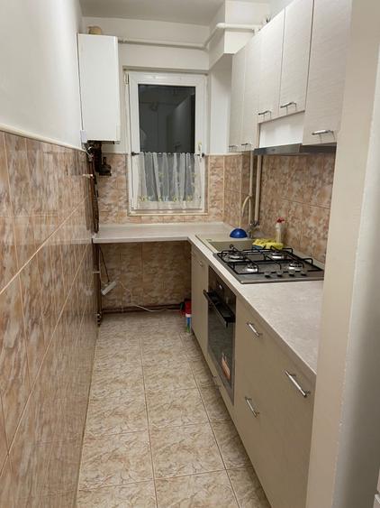 Apartament cu 2 camere semidecomandat în Florilor