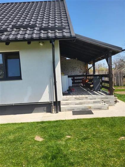Casă cu 3 camere cu Teren 430 Mp în 9 Mai