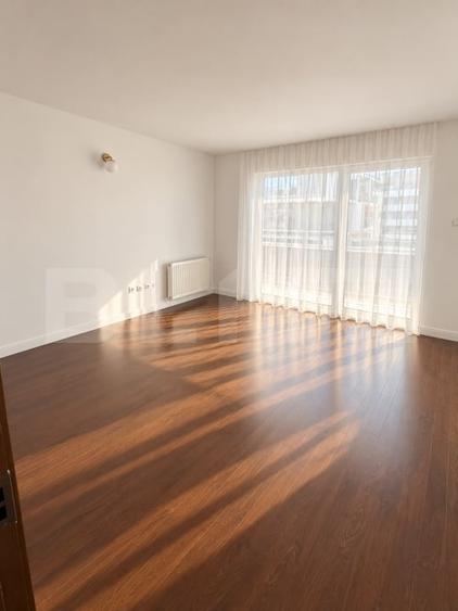 Apartament cu 4 camere semidecomandat, mobilat în Bună Ziua