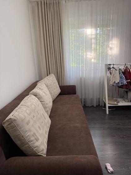 Apartament cu 3 camere semidecomandat în Central