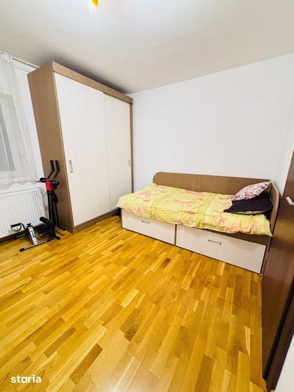 Apartament cu 3 camere semidecomandat în Șagului